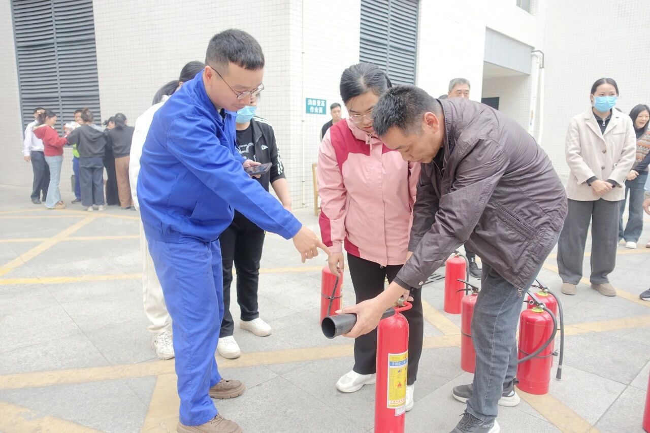 微信图片_2025-12-15_081343_896.jpg 微信图片_2025-12-15_081343_896.jpg